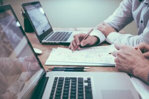 会社・法人の民事再生手続き｜メリットとデメリットを5つずつ解説！